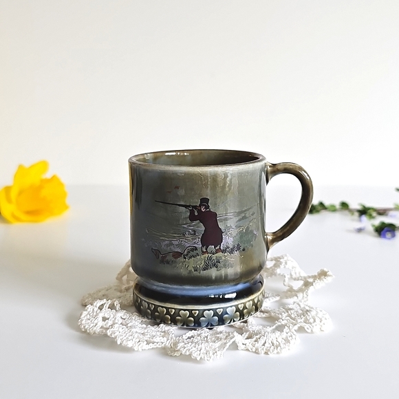 1960s Vintage Wade Pottery Irish Porcelain Hunting Scene Dog Mug Shamrock Trim - Picture 2 of 14